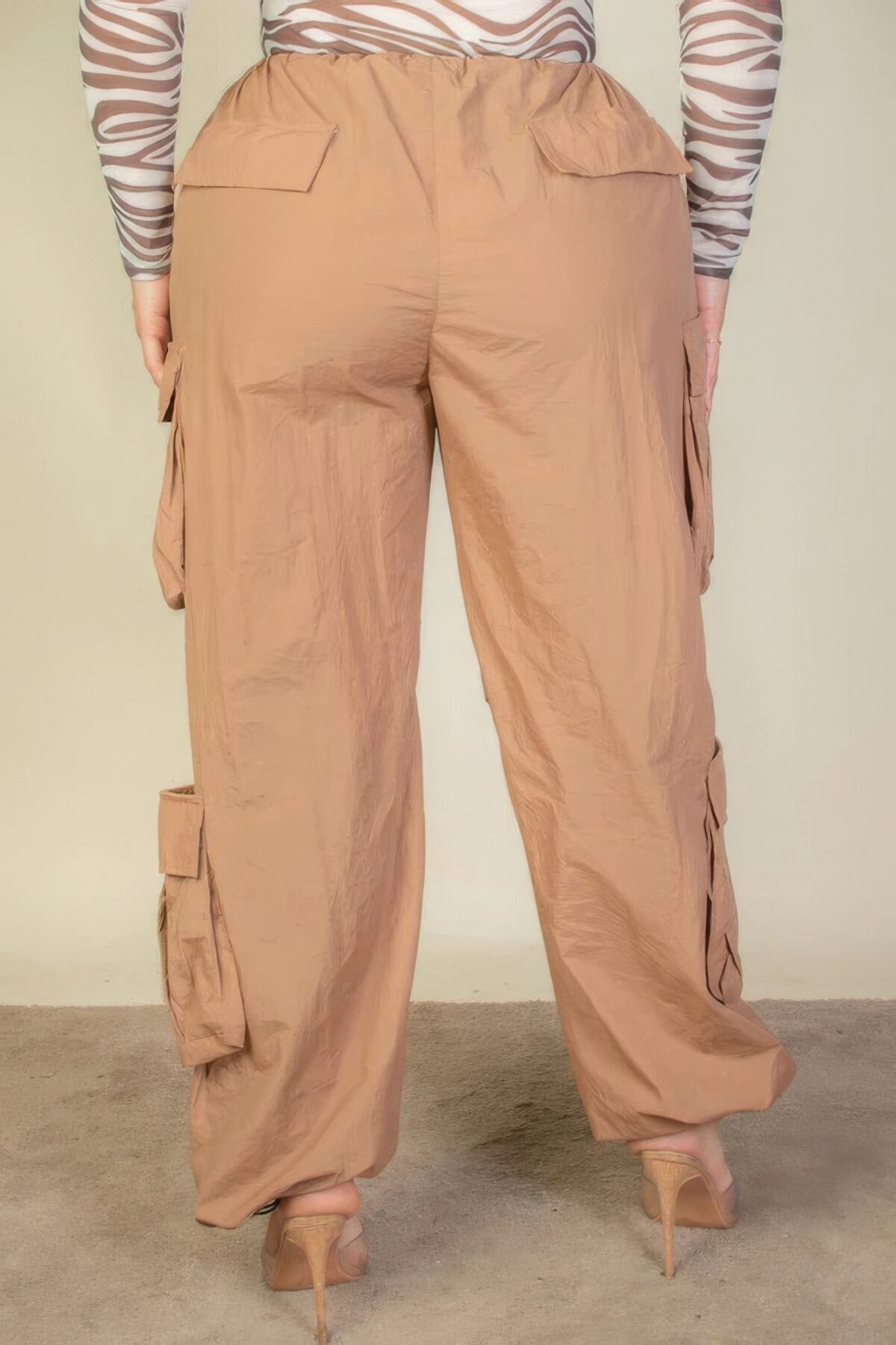 Plus Size Flap Pockets Drawstring Ruched Parachute Pants - Image 4