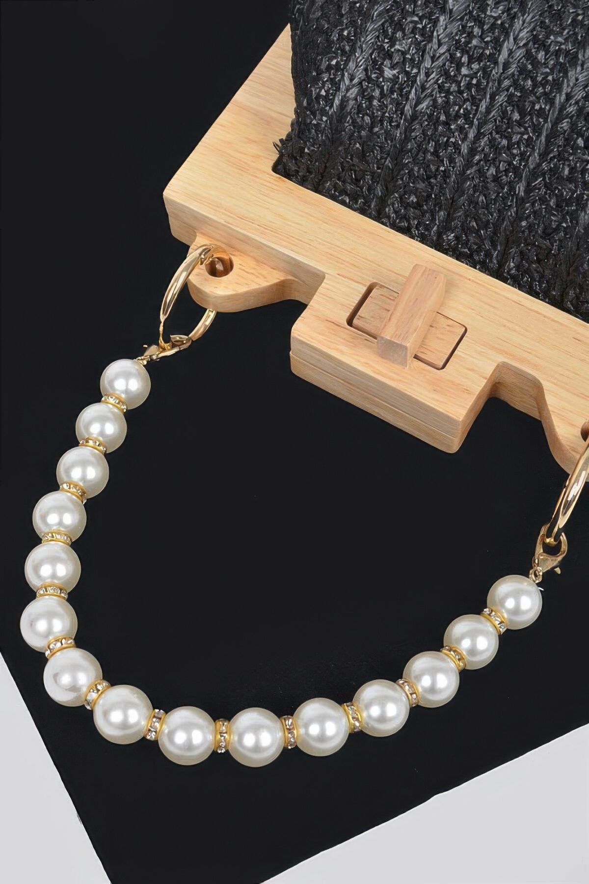 Faux Straw Wood Frame Clutch W/ Faux Pearl Chain - Image 4