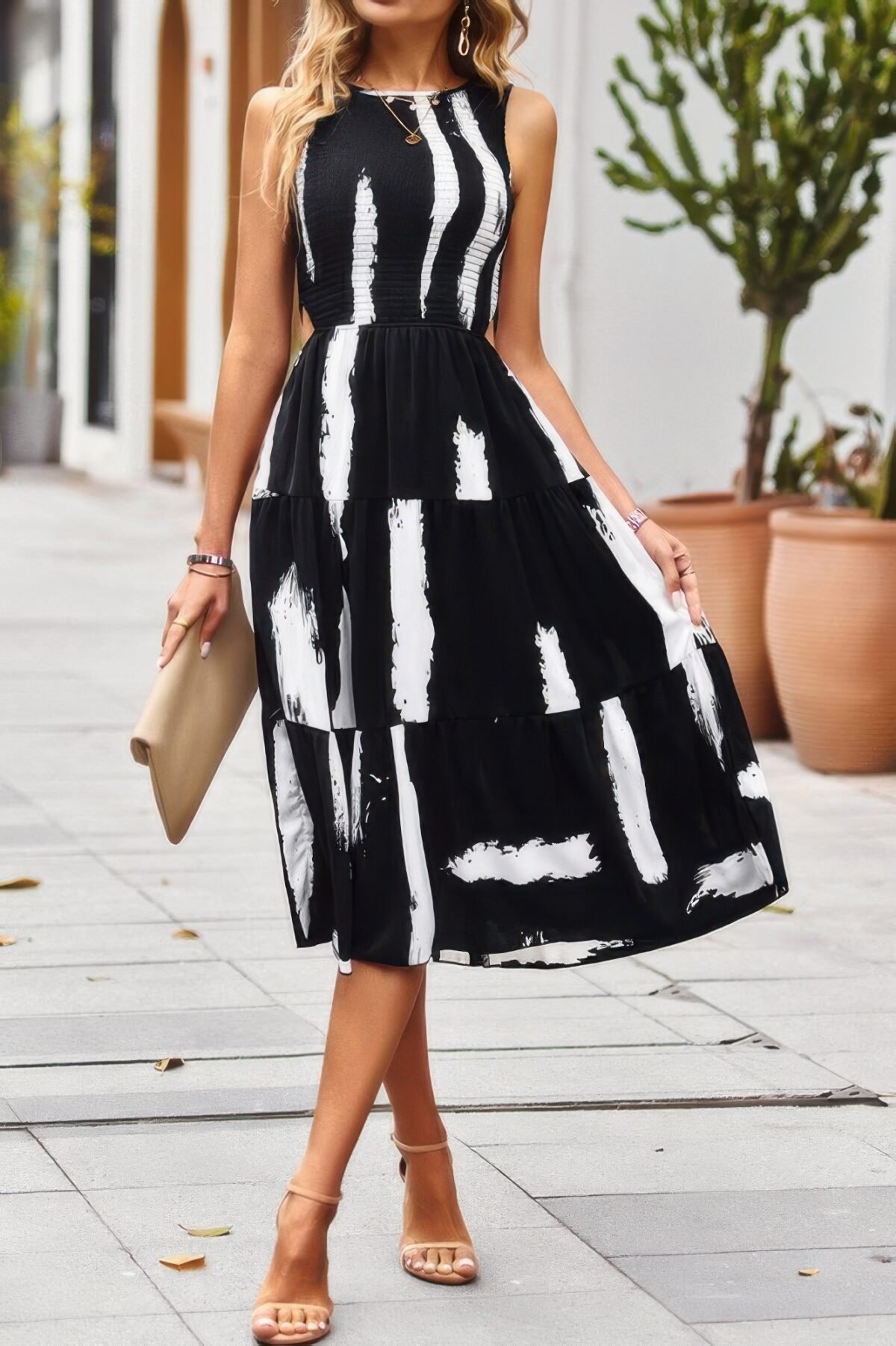 Floral Print Pocket Sleeveless Smocked Split Dress - Image 6