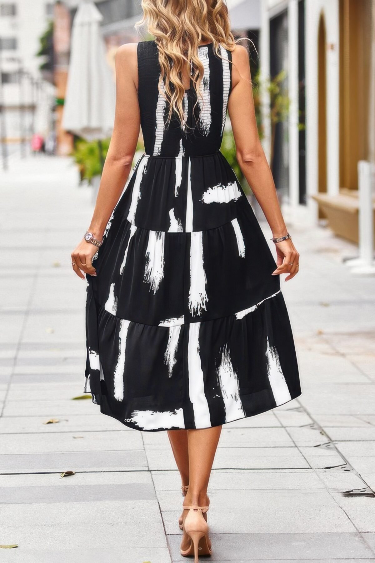 Floral Print Pocket Sleeveless Smocked Split Dress - Image 10